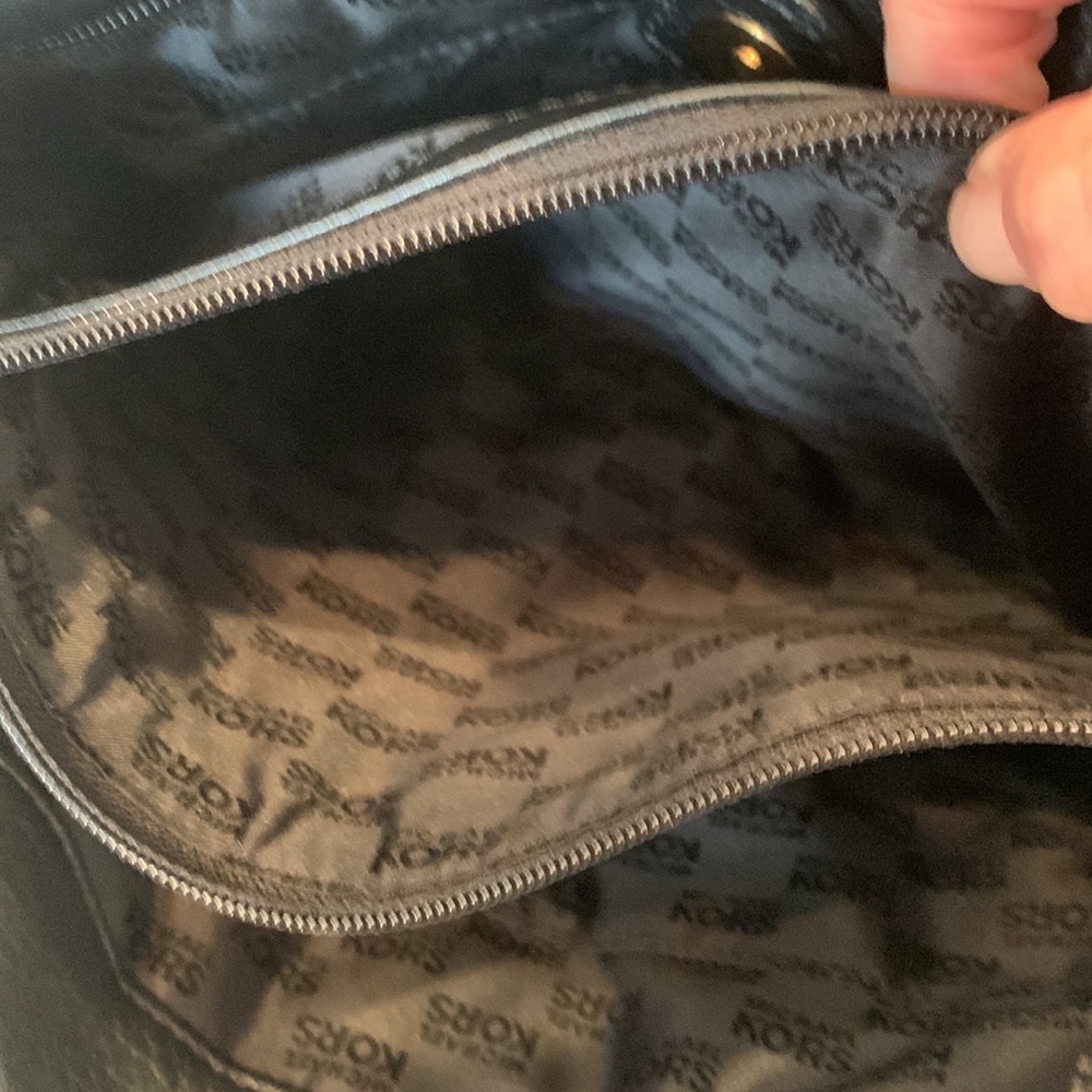 Michael Kors purse - Picture 10 of 11